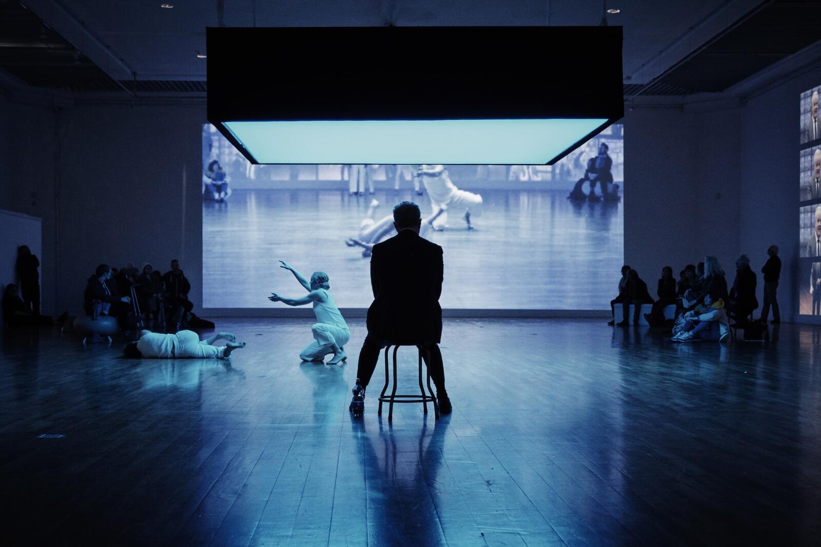 BODY LANGUAGE_Photo by Ros Kavanagh