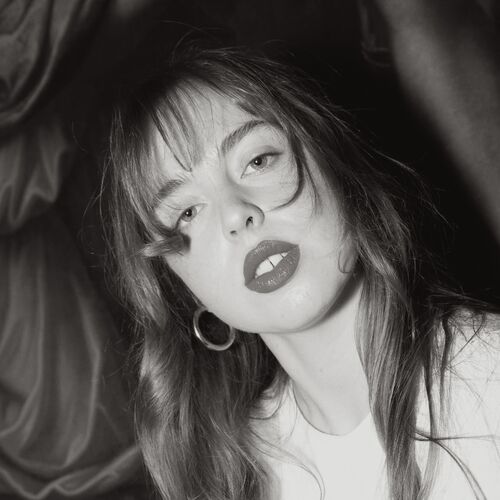 Jessie Thompson Headshot