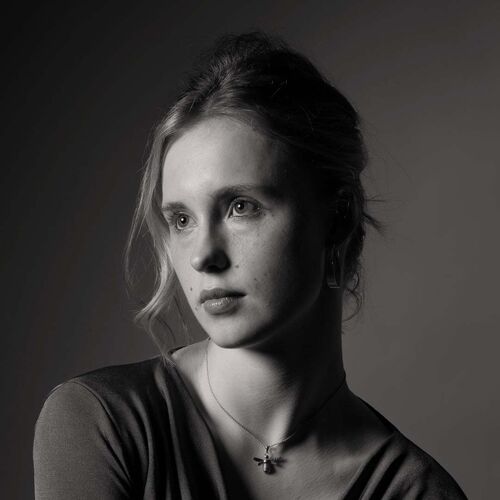 Headshot of a woman